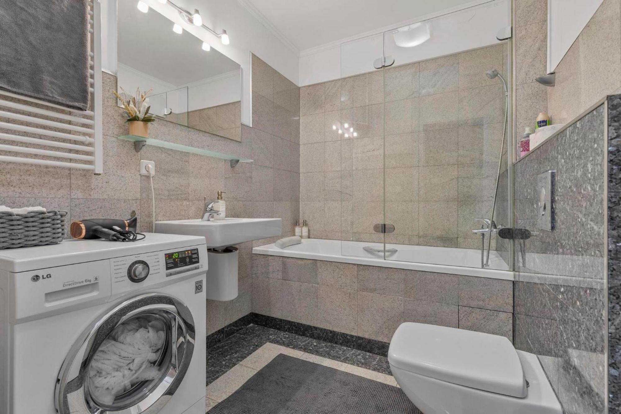 Tomato Apartment - With Free Parking Bratislava Exterior foto