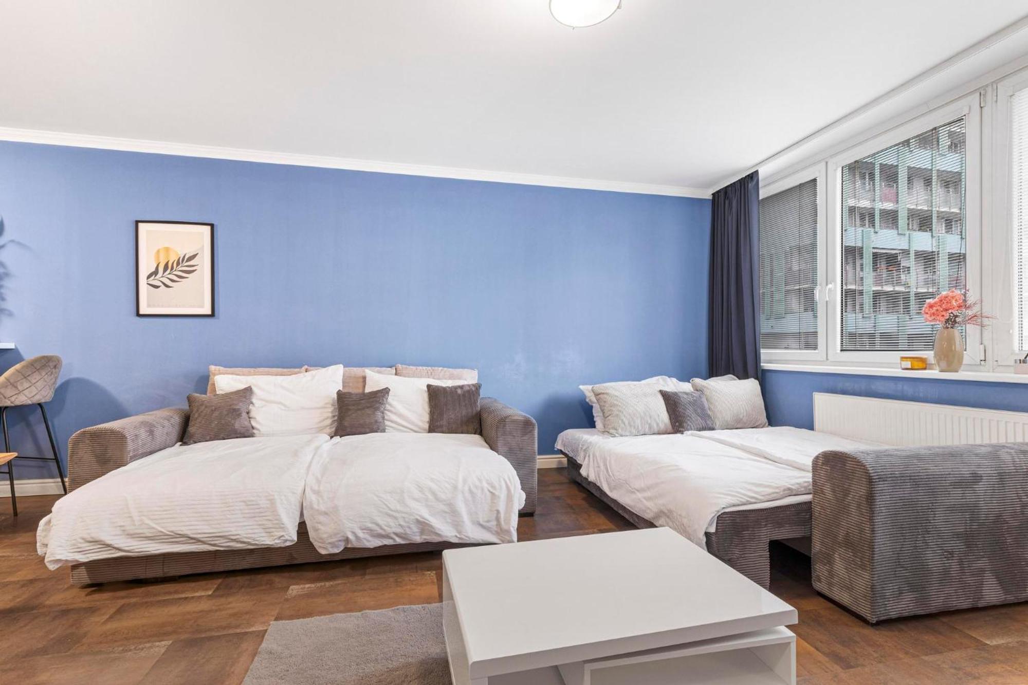 Tomato Apartment - With Free Parking Bratislava Exterior foto