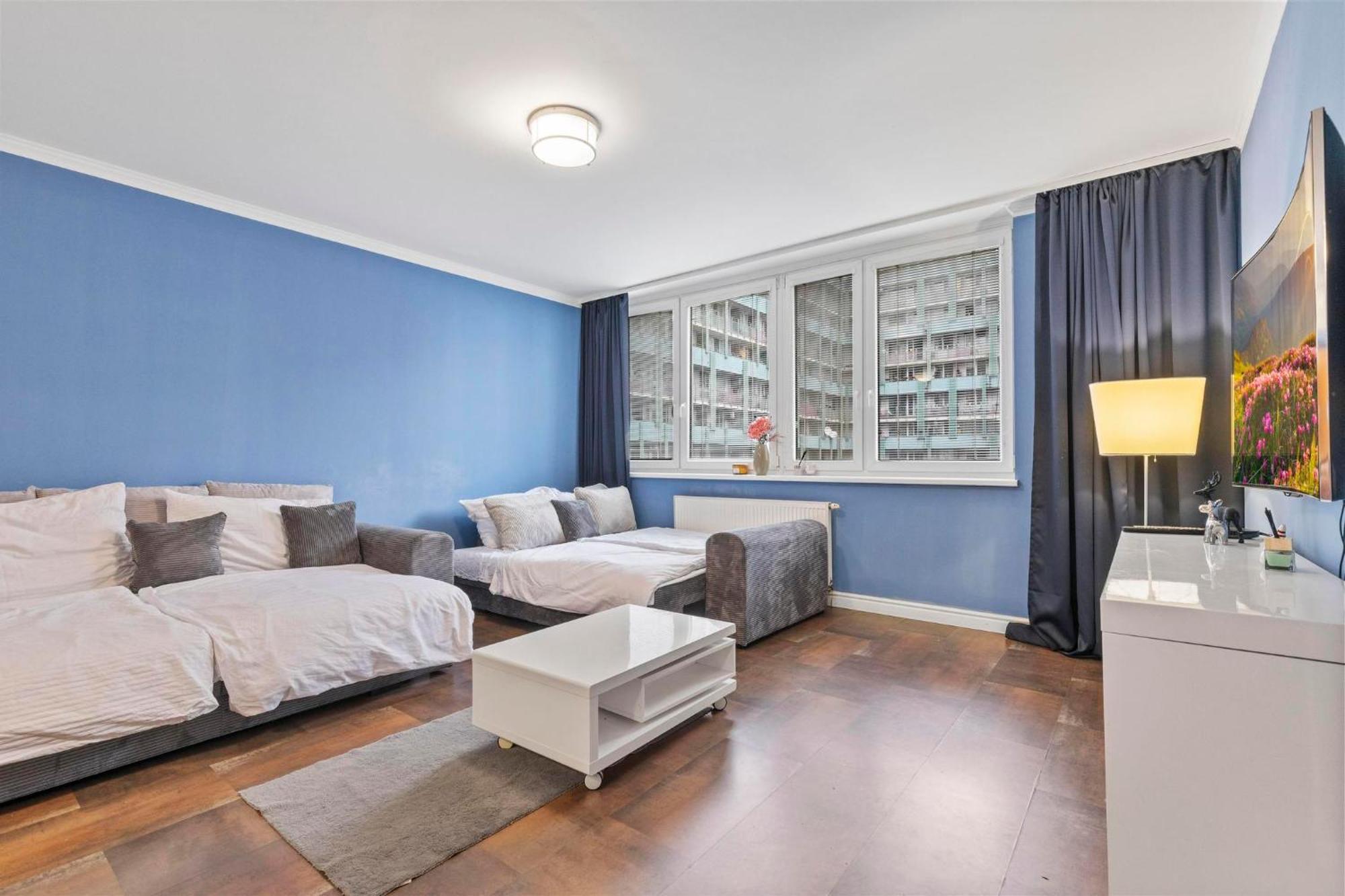 Tomato Apartment - With Free Parking Bratislava Exterior foto